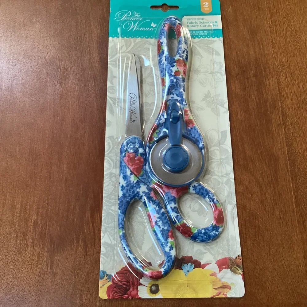 The Pioneer Woman Matte Fabric Scissors and Cutter Set